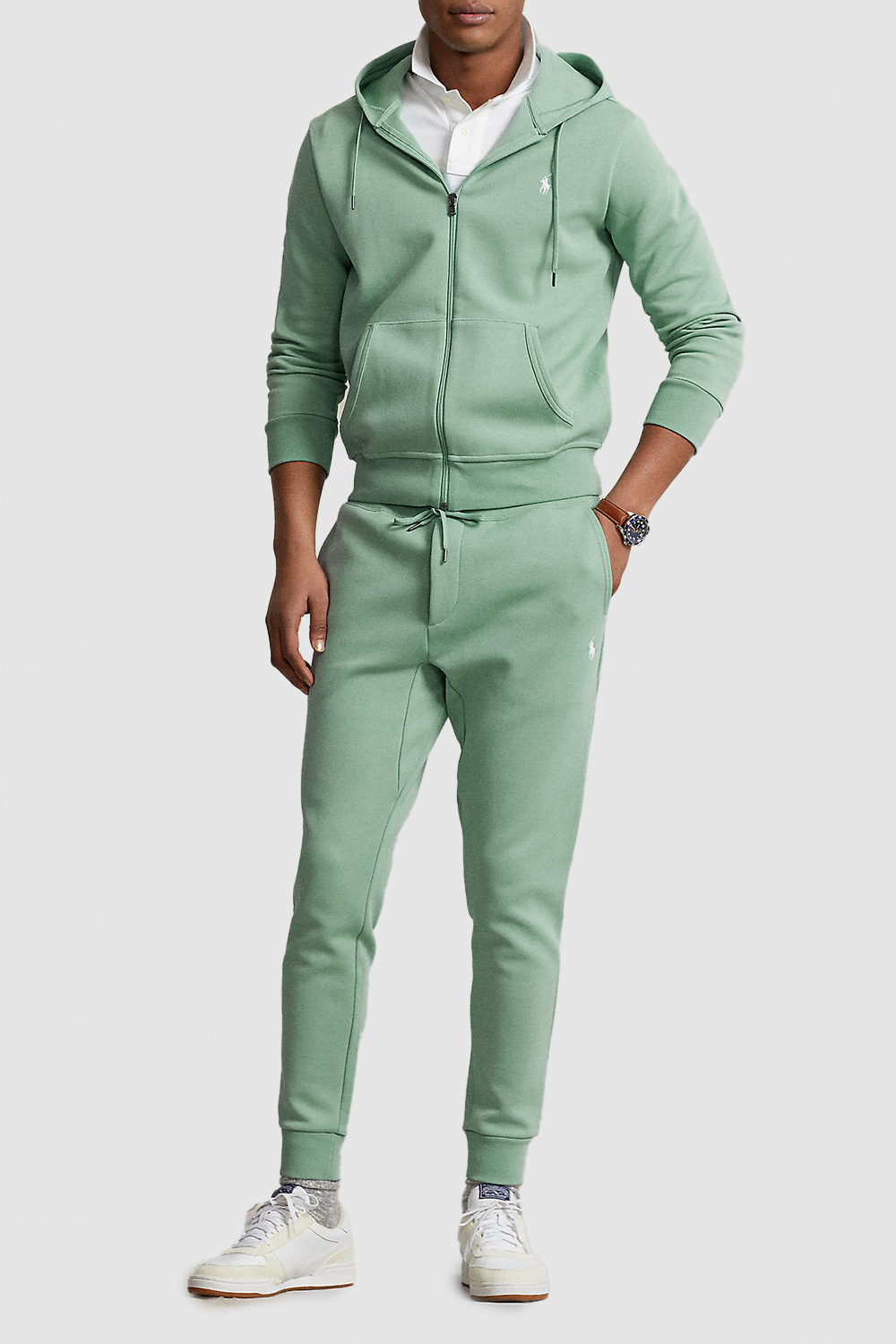 תמונת כל הלוק של מכנסי ג`וגר